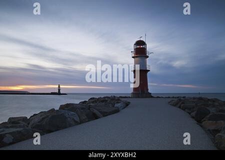 Die beiden Pfeilertürme in Warnemünde Stockfoto