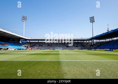 Bochum, Deutschland. 31. August 2024. Fussball: Bundesliga, VfL Bochum - Borussia Mönchengladbach, Spieltag 2, Vonovia Ruhrstadion: Blick auf das Spielfeld mit dem Heimtribüne. Hinweis: David Inderlied/dpa - WICHTIGER HINWEIS: Gemäß den Vorschriften der DFL Deutschen Fußball-Liga und des DFB Deutschen Fußball-Bundes ist es verboten, im Stadion und/oder des Spiels aufgenommene Fotografien in Form von sequenziellen Bildern und/oder videoähnlichen Fotoserien zu verwenden oder zu verwenden./dpa/Alamy Live News Stockfoto