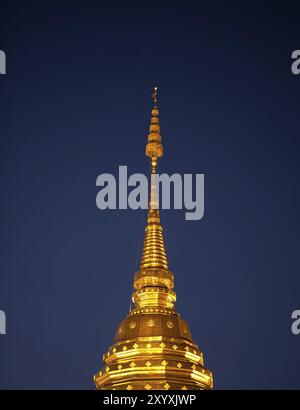 Goldenes Dach der Stupa im Doi Suthep Wat in Chiang Mai Stockfoto