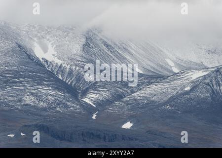 Schneebedeckte Berglandschaft, Naturschutzgebiet Sjaunja, Laponia-Weltkulturerbe, Norrbotten, Lappland, Schweden, September 2012, Europa Stockfoto