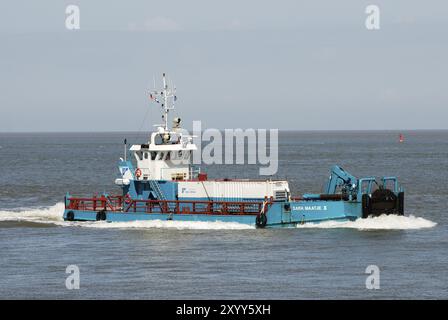 Sara Maatje X auf 25.04.2008 vor Cuxhaven IMO-Nummer : 7647443 Name des Schiffes : SARA MAATJE X Rufzeichen : PEDI Bruttoraumzahl : 159 Schiffstyp : aus Stockfoto