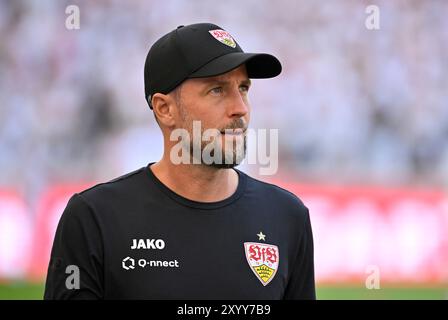 Stuttgart, Deutschland. 31. August 2024. vor Spielbeginn: Trainer Sebastian Hoeness VfB Stuttgart Porträt VfB Stuttgart vs. 1. FSV MAINZ 05 31.08.2024 DFL-VORSCHRIFTEN VERBIETEN DIE VERWENDUNG VON FOTOGRAFIEN ALS BILDSEQUENZEN UND/ODER QUASI-VIDEO/DPA/ALAMY LIVE NEWS Stockfoto