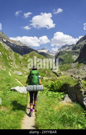 Senda de al lago de Caillouas, Gourgs Blancs, cordillera de los Pirineos, Frankreich, Europa Stockfoto