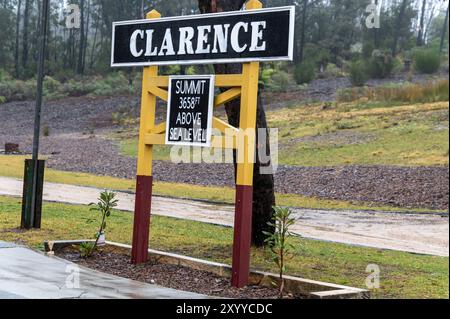 Ende und Anfang der Strecke für den historischen Zig-Zag-Zug ist der Bahnhof Clarence in der kleinen Stadt Clarence in den Blue Mountains in New South Wa Stockfoto