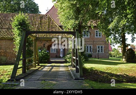 Europa, Deutschland, Niedersachsen, altes Land bei Hamburg, Metropolregion Hamburg, Jork-Estebruegge, Esteburg, historisches Gebäude, ab 1609, Gatehou Stockfoto