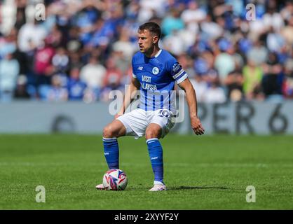 31. August 2024; Cardiff City Stadium, Cardiff, Wales; EFL Championship Football, Cardiff City gegen Middlesbrough; Aaron Ramsey aus Cardiff City kontrolliert den Ball Stockfoto