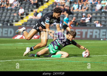 Kingston upon Hull, Großbritannien. 31. August 2024. ***Versuch Castleford beim Super League Spiel zwischen Hull FC und Castleford Tigers im MKM Stadium, Kingston upon Hull, UK am 31. August 2024. Foto von Simon Hall. Nur redaktionelle Verwendung, Lizenz für kommerzielle Nutzung erforderlich. Keine Verwendung bei Wetten, Spielen oder Publikationen eines einzelnen Clubs/einer Liga/eines Spielers. Quelle: UK Sports Pics Ltd/Alamy Live News Stockfoto