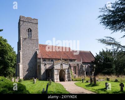 St. Mary's Church Huntingfield an einem sonnigen Tag Stockfoto