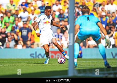 Leeds, Großbritannien. 31. August 2024. Leeds United Defender Júnior Firpo (3) beim Leeds United FC gegen Hull City AFC SKY Bet EFL Championship Match in Elland Road, Leeds, England, Großbritannien am 31. August 2024 Credit: Every Second Media/Alamy Live News Stockfoto