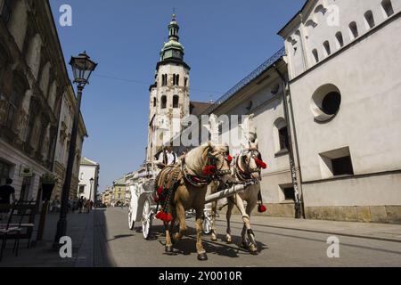 Calle Glodzca y iglesia romanica de San Andres, construida entre 1079 und 1098, Cracovia, Polonien, Osteuropa Stockfoto