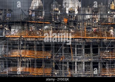 Das Feuer beschädigte das Spectrum Building an der Freshwater Road in Dagenham, East London. Der Brand ereignete sich in den frühen Morgenstunden des 26. August 2024. Die Stockfoto