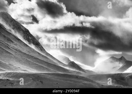 Schnee im Stuor Reaiddavaggi-Tal, Kebnekaisefjaell, Norrbotten, Lappland, Schweden, März 2014, Europa Stockfoto