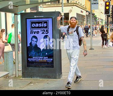 Glasgow, Schottland, Großbritannien. 31. August 2024. Oasis-Tickets werden verkauft. In der Stadt erscheinen Anzeigen für das Konzert. In edinburgh wird ein zusätzliches Datum hinzugefügt, da das Fieber das Land durchzieht. Credit Gerard Ferry /Alamy Live News Stockfoto