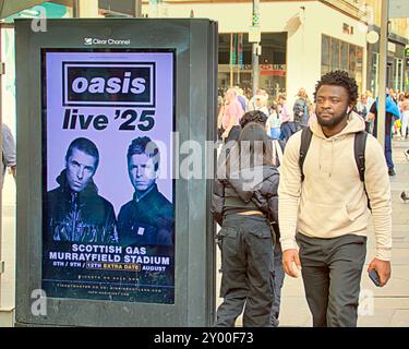 Glasgow, Schottland, Großbritannien. 31. August 2024. Oasis-Tickets werden verkauft. In der Stadt erscheinen Anzeigen für das Konzert. In edinburgh wird ein zusätzliches Datum hinzugefügt, da das Fieber das Land durchzieht. Credit Gerard Ferry /Alamy Live News Stockfoto