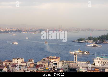 Skyline von Istanbul bei Sonnenuntergang, Türkei, Asien Stockfoto