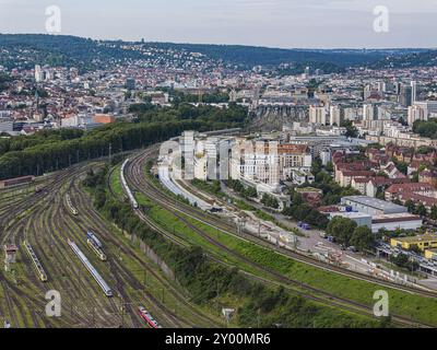 Blick vom Stallhof Rosenstein zum Stuttgarter Hauptbahnhof. Gleisvorfeld am Hauptbahnhof. Nach Abschluss des Projekts Stuttgart 21 wurden Wohnungen und Stockfoto