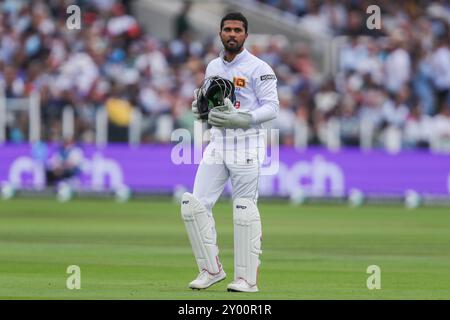 Dinesh Chandimal of Sri Lanka blickt auf während England gegen Sri Lanka 2nd Rothesay Test Match Day 3 in Lords, London, Großbritannien, 31. August 2024 (Foto: Izzy Poles/News Images) Stockfoto