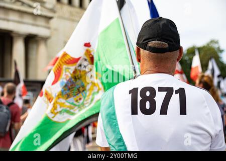 München, Deutschland. 31. August 2024. Am 31. August 2024 protestierten Hunderte Reichsbäuger aus ganz Deutschland in München. Ihr Motto lautete: " Gemeinsam für unsere Heimat und den Weltfrieden / das große Treffen der 25 bundesländer ". (Foto: Alexander Pohl/SIPA USA) Credit: SIPA USA/Alamy Live News Stockfoto