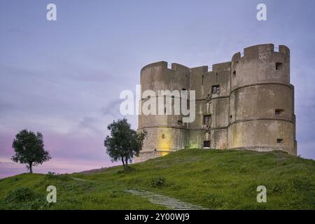 Schloss Evoramonte bei Sonnenuntergang in Alentejo, Portugal, Europa Stockfoto