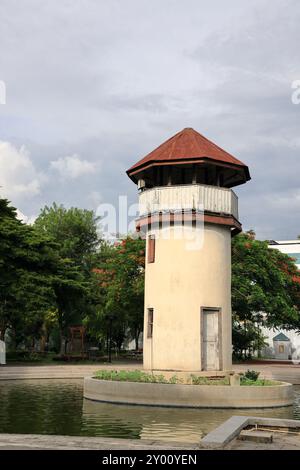 Wachturm oder Aussichtsturm im alten Gefängnis. Stockfoto