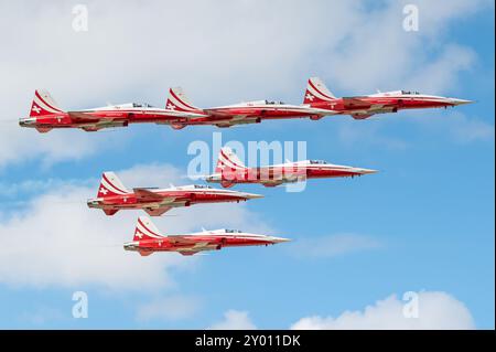 Das berühmte Kunstflugteam Patrouille Suisse der Schweizer Luftwaffe und ihre Kampfflugzeuge Northrop F-5E Tiger II. Stockfoto