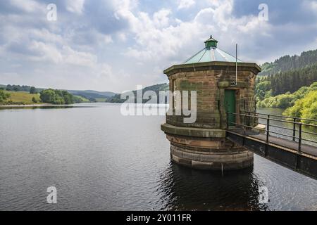 Blick auf das Fernilee Reservoir in der Nähe von Buxton in den East Midlands, Derbyshire, Peak District, England, Großbritannien Stockfoto