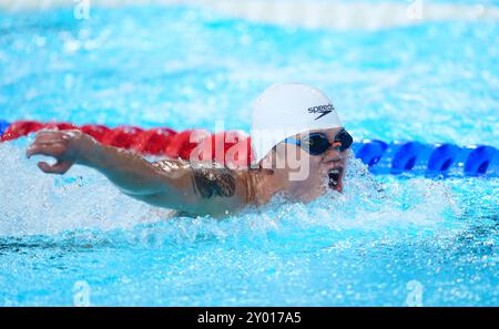 Chinas Xianquan Huang in Aktion während des 200-m-Einzelfinales der Männer in der Paris La Defense Arena am dritten Tag der Paralympischen Sommerspiele 2024. Bilddatum: Samstag, 31. August 2024. Stockfoto
