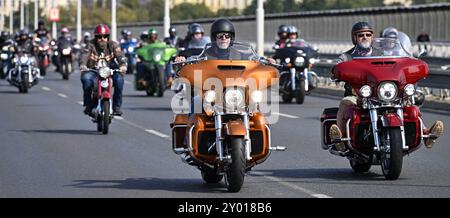 Prag, Tschechische Republik. 31. August 2024. Fahrt durch Prag mit Harley Davidson Motorcycles während des All American fest fand am 31. August 2024 in Prag, Tschechische Republik statt. Quelle: VIT Simanek/CTK Photo/Alamy Live News Stockfoto