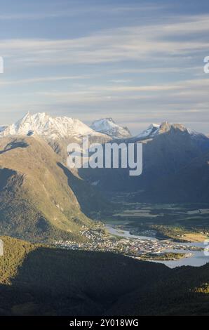 Abendstimmung, Andalsnes, Romsdalen, Moere und Romsdal Fylke, Vestland, Norwegen, September 2011, Europa Stockfoto