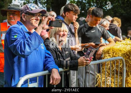 Kilmarnock, Schottland, Großbritannien. 31. August 2024. Kilmarnock, Großbritannien. Sechzig Rallyefahrzeuge mit internationalen und lokalen Teams, aufgeteilt in drei Gruppen, nahmen am Lombard Rally Festival Teil, durch das Waldgut Craufurdland Castle in der Nähe von Kilmarnock, Ayrshire, Schottland. Quelle: Findlay/Alamy Live News Stockfoto