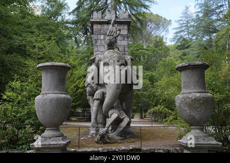 Elefant, Sacro Bosco, Heiliger Wald, Park der Monster, Parco dei Mostri, Groteske, monumentale Skulpturen, antike Architektur, Stadt Bomarzo, Stockfoto