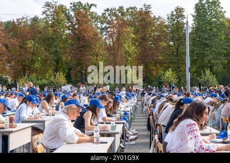 Chisinau, Republik Moldau 31. August 2024: Unsere Sprache - Tag der Rumänischen Sprache - 2024 im Bild: Großes nationales Diktat der Republik Moldau, Piata Marii Adunari nationale Chisinau *** Chisinau, Republik Moldau 31. August 2024 unsere Sprache Tag der Rumänischen Sprache 2024 im Bild großes Nationaldiktat der Republik Moldau, Piata Marii Adunari National Chisinau Copyright: XFotostandx/xNiewelerx Stockfoto