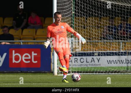 Barrow Torhüter Paul Farman während des Spiels der Sky Bet League 2 zwischen Harrogate Town und Barrow in der Wetherby Road, Harrogate am Samstag, den 31. August 2024. (Foto: Michael Driver | MI News) Credit: MI News & Sport /Alamy Live News Stockfoto