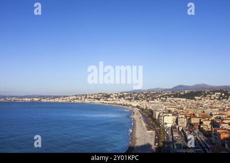 Blick aus der Vogelperspektive über die Stadt Nizza in Frankreich, die französische Riviera, die Bucht des Mittelmeers Stockfoto