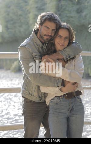 KATE DEL CASTILLO und MAXI IGLESIAS in VOVER A CAER (2023) -Originaltitel: VOLVER A CAER-, Regie: HARI SAMA. Beschreibung: Endemol Shine Boomdog/Cholawood Productions/Pantaya/Album Stockfoto