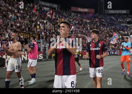 Bologna, Italien. 31. August 2024. Bolognas Nikola Moro und die Spieler von Bologna begrüßen die Fans am Ende des Spiels der Serie A Enilive 2024/2025 zwischen Bologna und Empoli - Serie A Enilive im Renato DallÕAra Stadion - Sport, Fußball - Bologna, Italien - Samstag, 31. August 2024 (Foto: Massimo Paolone/LaPresse) Credit: LaPresse/Alamy Live News Stockfoto