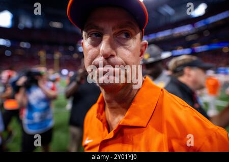 31. August 2024: Clemson Tigers Cheftrainer Dabo Swinney reagiert auf die Niederlage gegen Georgia Bulldogs im Aflac Kickoff Game 2024 im Mercedes-Benz Stadium in Atlanta, GA. (Scott Kinser/CSM) Stockfoto