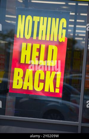 Store Closeing, Big Lots Kaufhaus in Dennis Port, Massachusetts, am Cape Cod Stockfoto