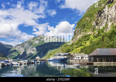 Blick auf Geiranger und den Geirangerfjord in Norwegen Stockfoto