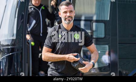 Perth, Schottland. 31. August 2024. Stuart Kettlewell (Motherwell Manager) kommt bei McDiarmid Park St Johnstone vs Motherwell an - Scottish Premiership Credit: Raymond Davies / Alamy Live News Stockfoto