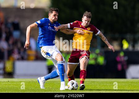 Perth, Schottland. 31. August 2024. Andy Halliday (11 – Motherwell) kämpft um die Kontrolle über den Ball St Johnstone gegen Motherwell – Scottish Premiership Credit: Raymond Davies / Alamy Live News Stockfoto