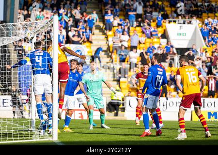 Perth, Schottland. 31. August 2024. Moses Ebiye (24 – Motherwell) gewinnt das Spiel für seinen Verein St Johnstone vs Motherwell – Scottish Premiership Credit: Raymond Davies / Alamy Live News Stockfoto