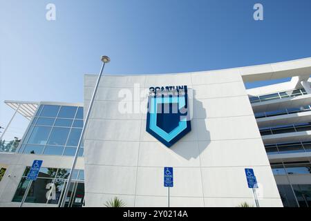 Fountain Valley, Kalifornien, USA - 01.03.2022: Blick auf das Student Services Building am Coastline Community College. Stockfoto