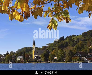 Aus Wikipedia: Der Schliersee ist ein Natursee in Oberbayern in den Bayerischen Alpen. Es liegt in der Nähe der kleinen Stadt Schliersee im Bezirk Stockfoto