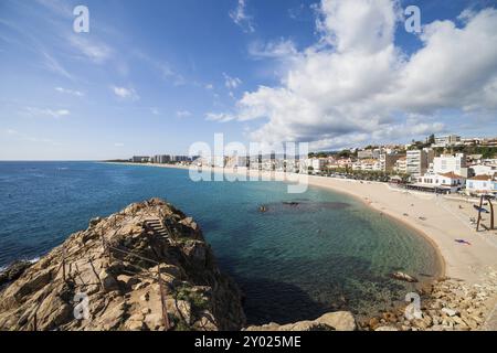 Blanes Resort Küstenstadt an der Costa Brava in Katalonien, Spanien, Bucht des Mittelmeers und Skyline der Stadt, Europa Stockfoto