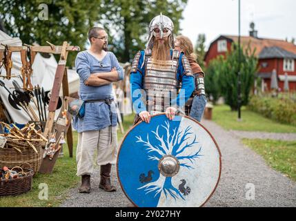 Ritter beim jährlichen Mittelalterfest in der Kleinstadt Söderköping. Diese idyllische Stadt stammt aus dem Mittelalter und ist ein beliebtes Reiseziel. Stockfoto