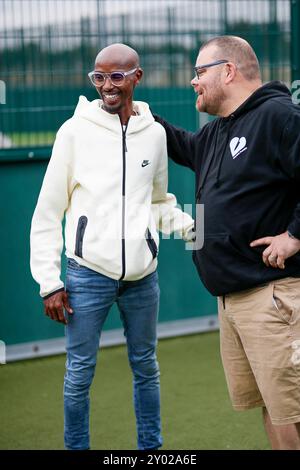 Nallhead Road, Feltham. 31. August 2024. Heute fand im Fußballclub Power League in Feltham, London, ein Gedenkturnier statt. Das Turnier wurde zu Ehren von Charlie Cosser gegründet, der auf einer Party in Warhnam, Sussex, im Juli 2023 auf tragische Weise erstochen wurde. Charlie starb an seinen Verletzungen, und sein Vater Martin widmete sein Leben seitdem der Aufklärung junger Menschen über die Gefahren von Messerverbrechen durch das Versprechen der Wohltätigkeitsorganisation Charlie. Ehrengast beim heutigen Turnier war Sir Mo Farah, Olympiade, der regelmäßig mit Hi Football spielt Stockfoto