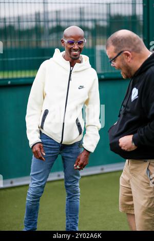 Nallhead Road, Feltham. 31. August 2024. Heute fand im Fußballclub Power League in Feltham, London, ein Gedenkturnier statt. Das Turnier wurde zu Ehren von Charlie Cosser gegründet, der auf einer Party in Warhnam, Sussex, im Juli 2023 auf tragische Weise erstochen wurde. Charlie starb an seinen Verletzungen, und sein Vater Martin widmete sein Leben seitdem der Aufklärung junger Menschen über die Gefahren von Messerverbrechen durch das Versprechen der Wohltätigkeitsorganisation Charlie. Ehrengast beim heutigen Turnier war Sir Mo Farah, Olympiade, der regelmäßig mit Hi Football spielt Stockfoto