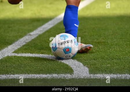 Frankfurt, Deutschland. 31. August 2024. Fußball 1. Bundesliga 2. Spieltag Eintracht Frankfurt - TSG 1899 Hoffenheim am 31.08.2024 im Deutschen Bank Park in Frankfurt Derbystar Spielball DFL-Vorschriften verbieten jede Verwendung von Fotografien als Bildsequenzen und/oder Quasi-Video. Foto: Revierfoto Credit: ddp Media GmbH/Alamy Live News Stockfoto