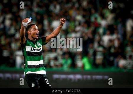 Portugal. 31. August 2024. Geny Catamo Mittelfeldspieler von Sporting CP feiert, nachdem er beim Liga Portugal Betclic Spiel zwischen Sporting CP und FC Porto am 30. August 2024 im Estadio Jose de Alvalade in Portugal ein Tor geschossen hat. Liga Portugal Betclic - Sporting CP vs FC Porto (Valter Gouveia/SPP) Credit: SPP Sport Pressefoto. /Alamy Live News Stockfoto